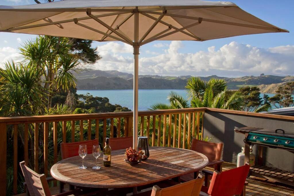 Orca Lodge Raglan Exterior photo