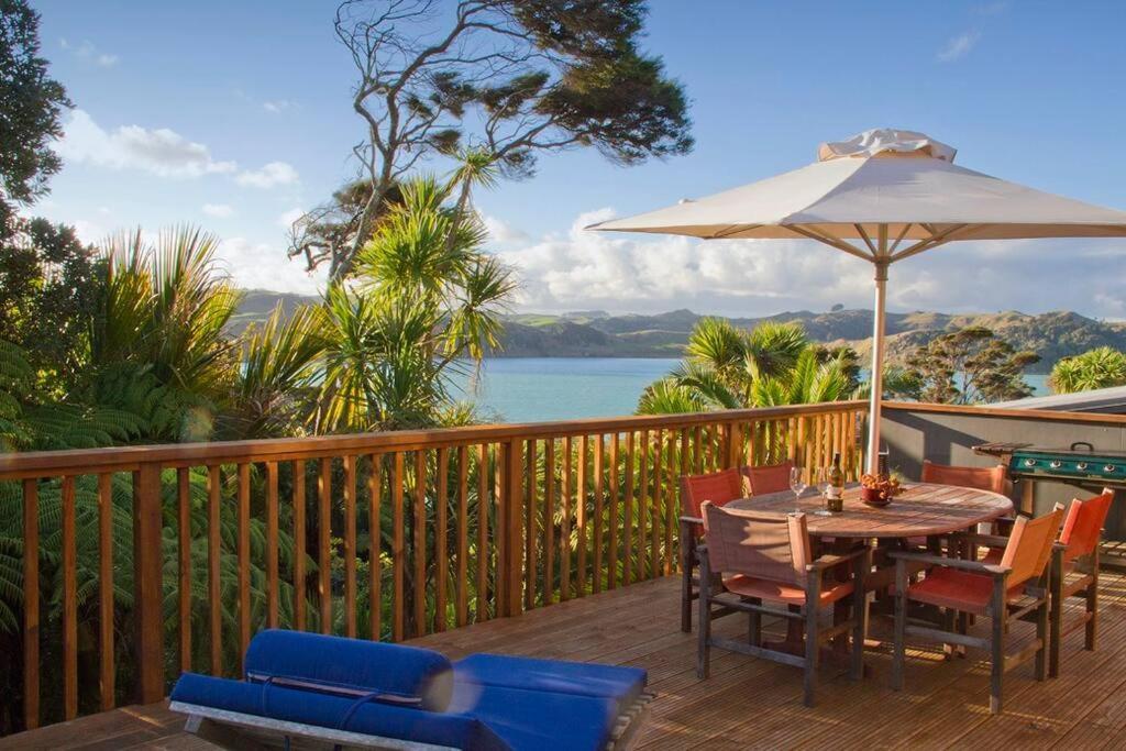 Orca Lodge Raglan Exterior photo